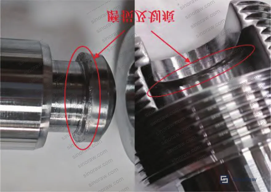 Figure 8: Comparison of U-groove wear state before and after cleaning, with visible scoring confirming sliding wear at stem-disc interface